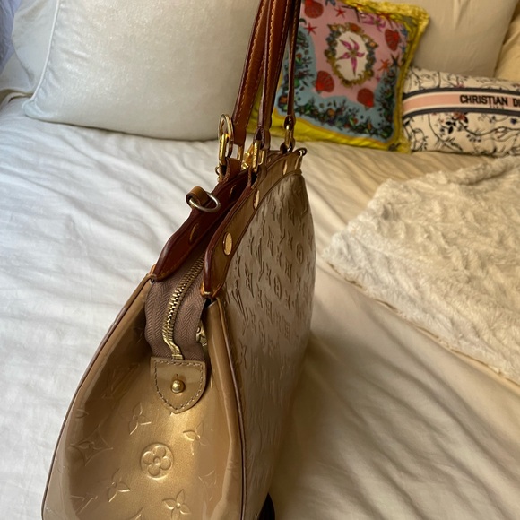 Authentic LOUIS VUITTON Vernis Brea GM Beige Poudre Gold RARE COLOR!!! - Picture 4 of 14
